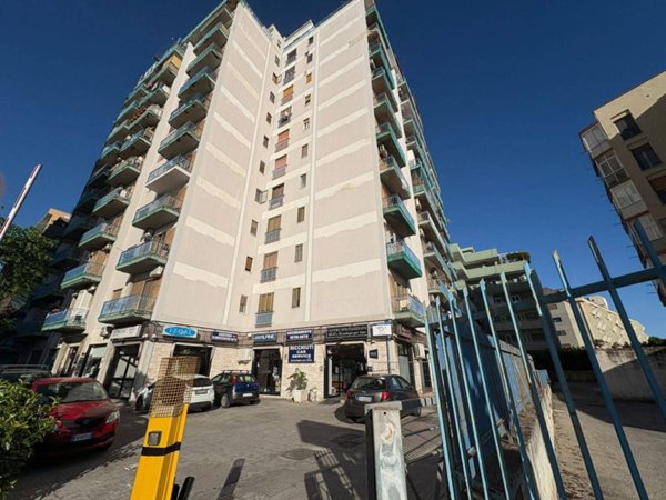 appartamento in vendita a Taranto in zona Italia-Montegranaro