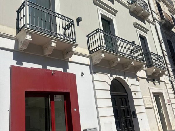 negozio in vendita a Taranto in zona Borgo Antico