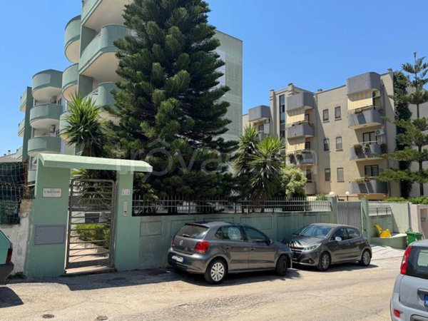 locale commerciale in vendita a Taranto