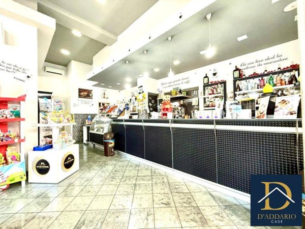 negozio in vendita a Taranto in zona Tre Carrare-Battisti