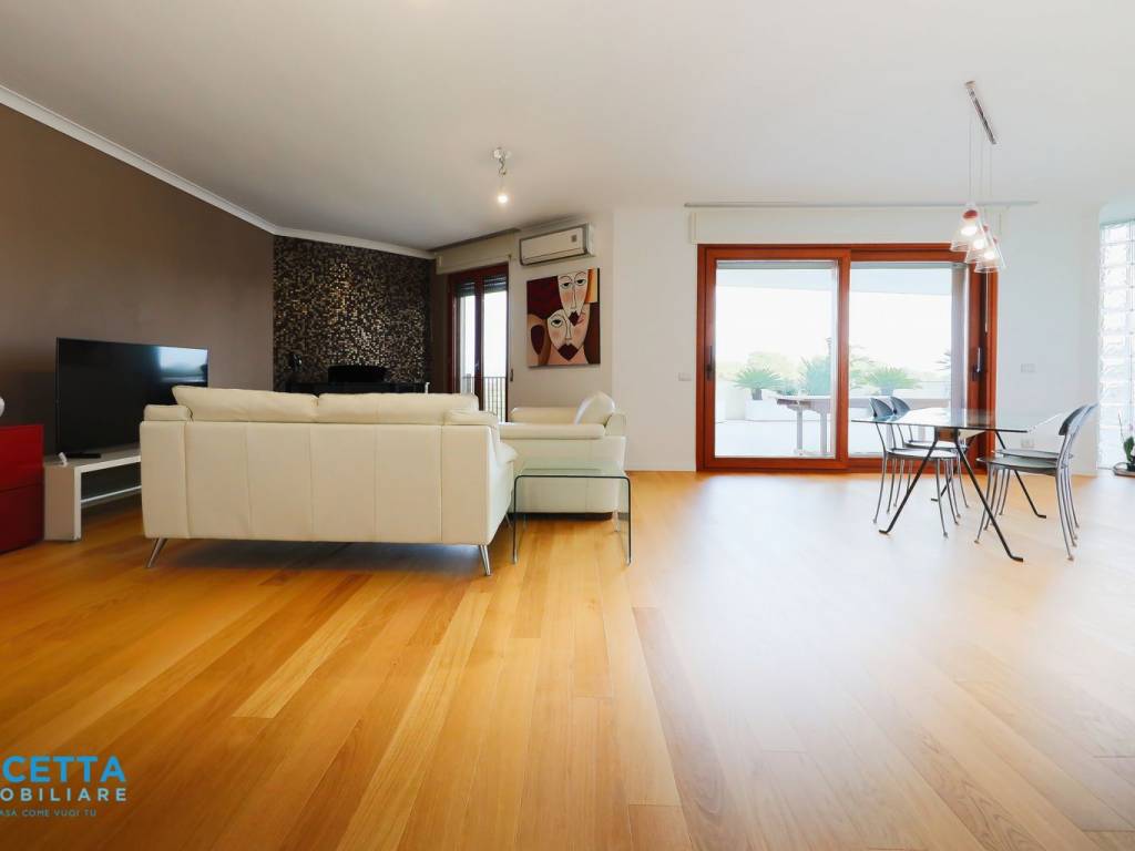 appartamento in vendita a Taranto in zona Tre Carrare-Battisti