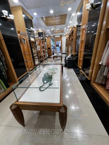 negozio in vendita a Taranto in zona Borgo
