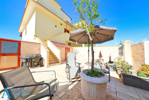 casa indipendente in vendita a Taranto in zona Solito-Corvisea