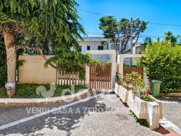casa indipendente in vendita a Taranto in zona Solito-Corvisea