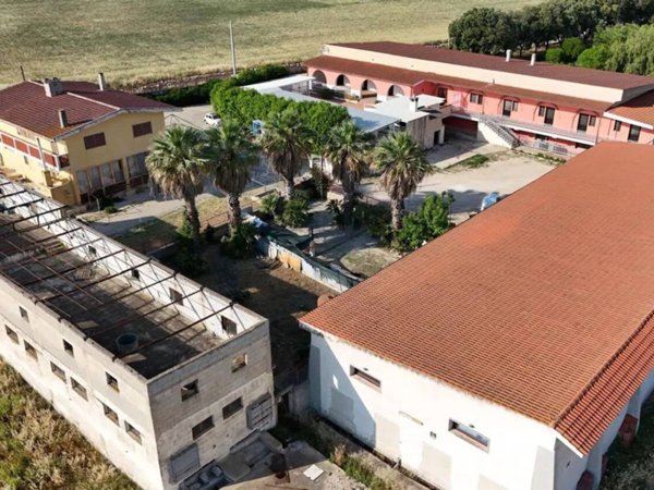 negozio in vendita a Taranto in zona Solito-Corvisea