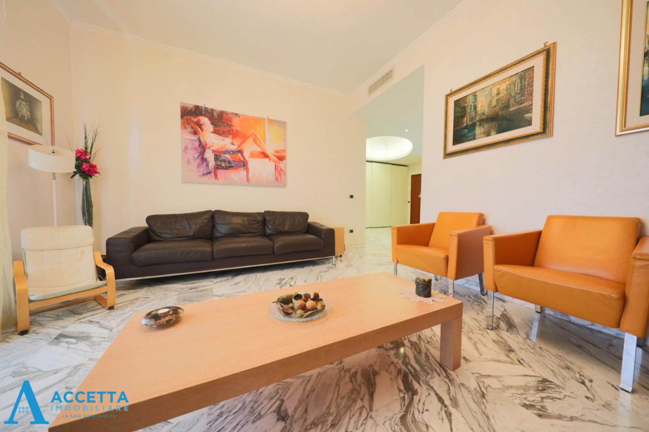 appartamento in vendita a Taranto in zona Tre Carrare-Battisti