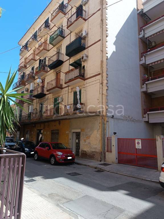 appartamento in vendita a Taranto in zona Tre Carrare-Battisti