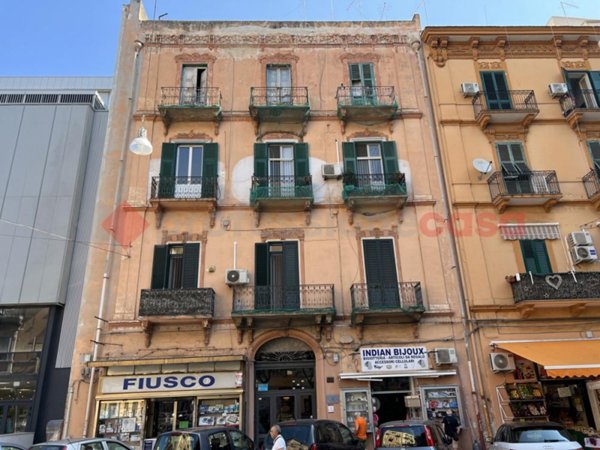 negozio in vendita a Taranto in zona Tre Carrare-Battisti