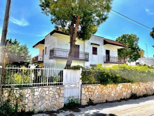 casa indipendente in vendita a Taranto in zona Borgo