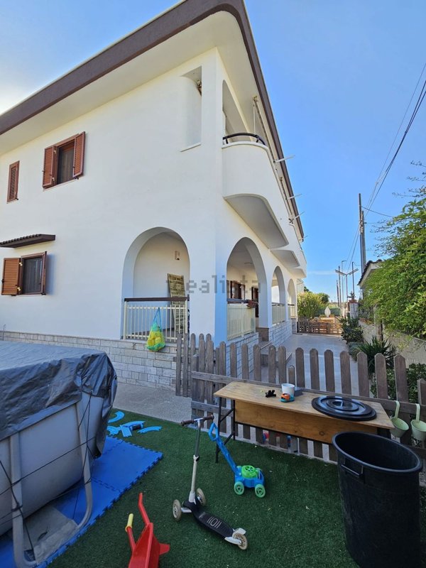 appartamento in vendita a Taranto in zona Lama