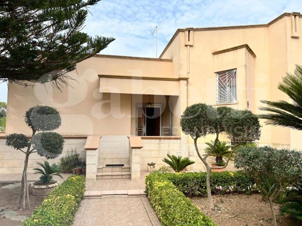 casa indipendente in vendita a Taranto in zona Lama