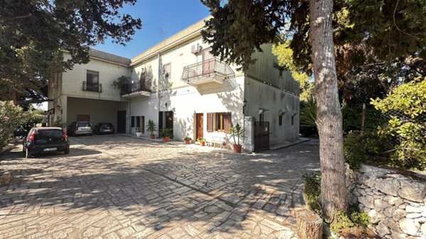 casa indipendente in vendita a Taranto in zona Solito-Corvisea