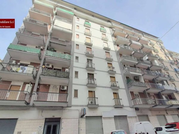 appartamento in vendita a Taranto in zona Italia-Montegranaro
