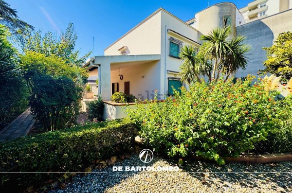 casa indipendente in vendita a Taranto in zona Lama