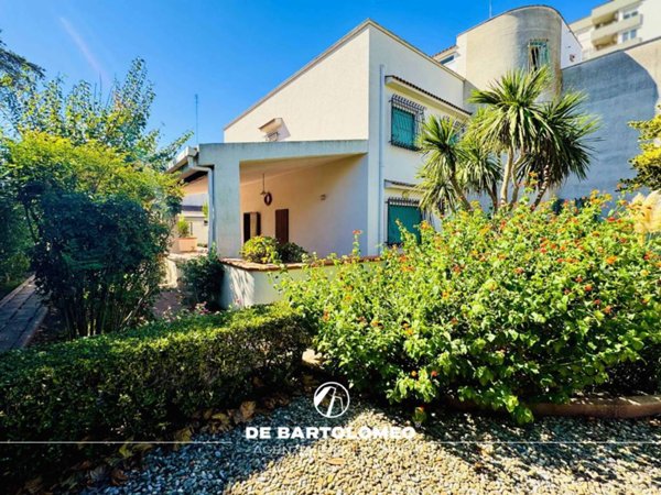 casa indipendente in vendita a Taranto in zona Talsano