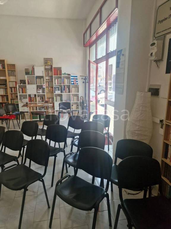 negozio in vendita a Taranto in zona Tre Carrare-Battisti