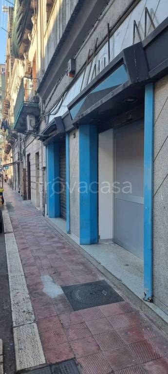 negozio in vendita a Taranto in zona Tamburi-Croce