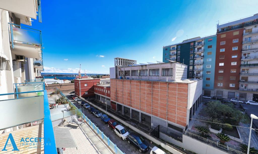 appartamento in vendita a Taranto in zona Tre Carrare-Battisti