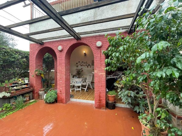 casa indipendente in vendita a Taranto in zona Solito-Corvisea