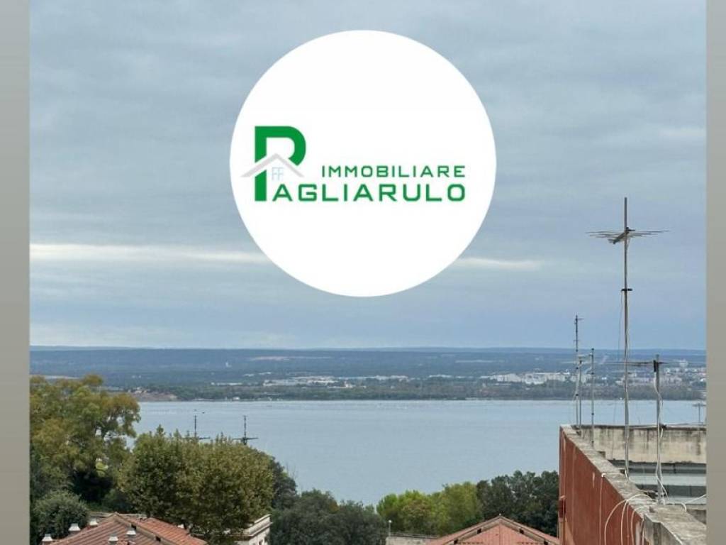appartamento in vendita a Taranto in zona Borgo Antico