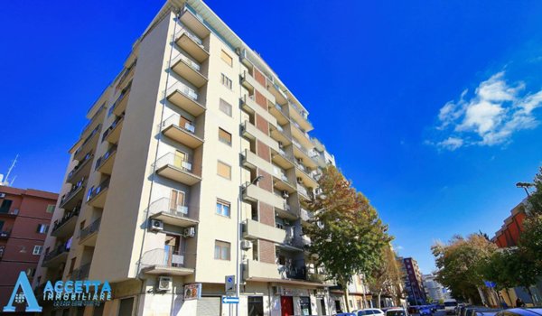 appartamento in vendita a Taranto in zona Tre Carrare-Battisti