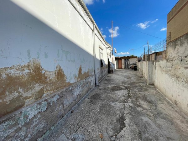appartamento in vendita a Taranto in zona Solito-Corvisea