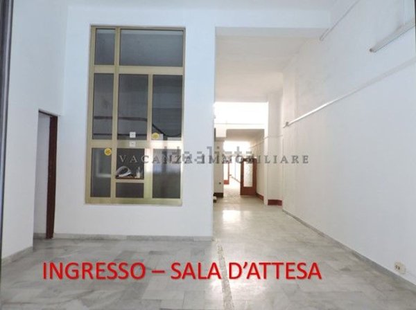 locale commerciale in vendita a Taranto