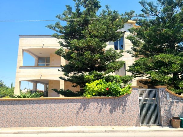 casa indipendente in vendita a Taranto in zona Lama