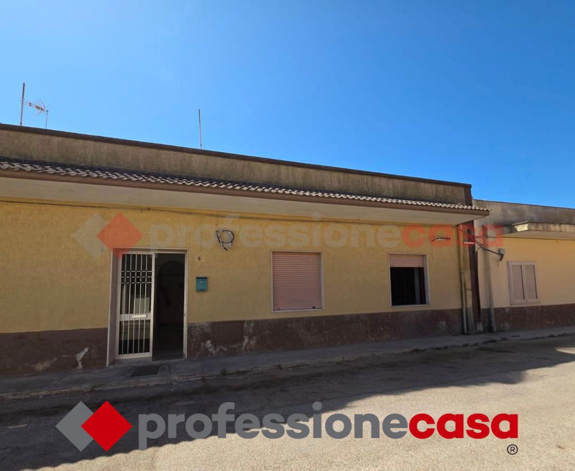 appartamento in vendita a Taranto in zona Solito-Corvisea