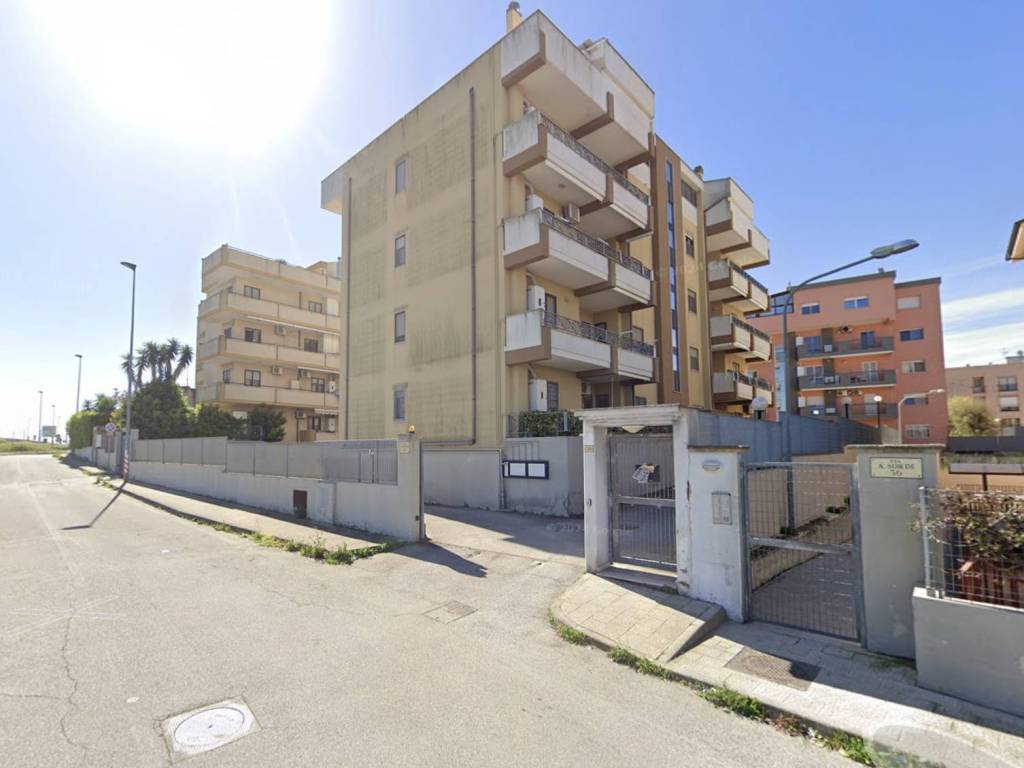 appartamento in vendita a Taranto in zona Solito-Corvisea