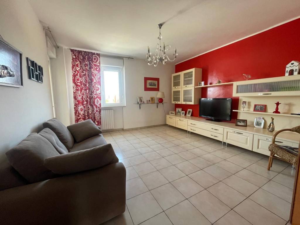 appartamento in vendita a Taranto in zona Tamburi-Croce