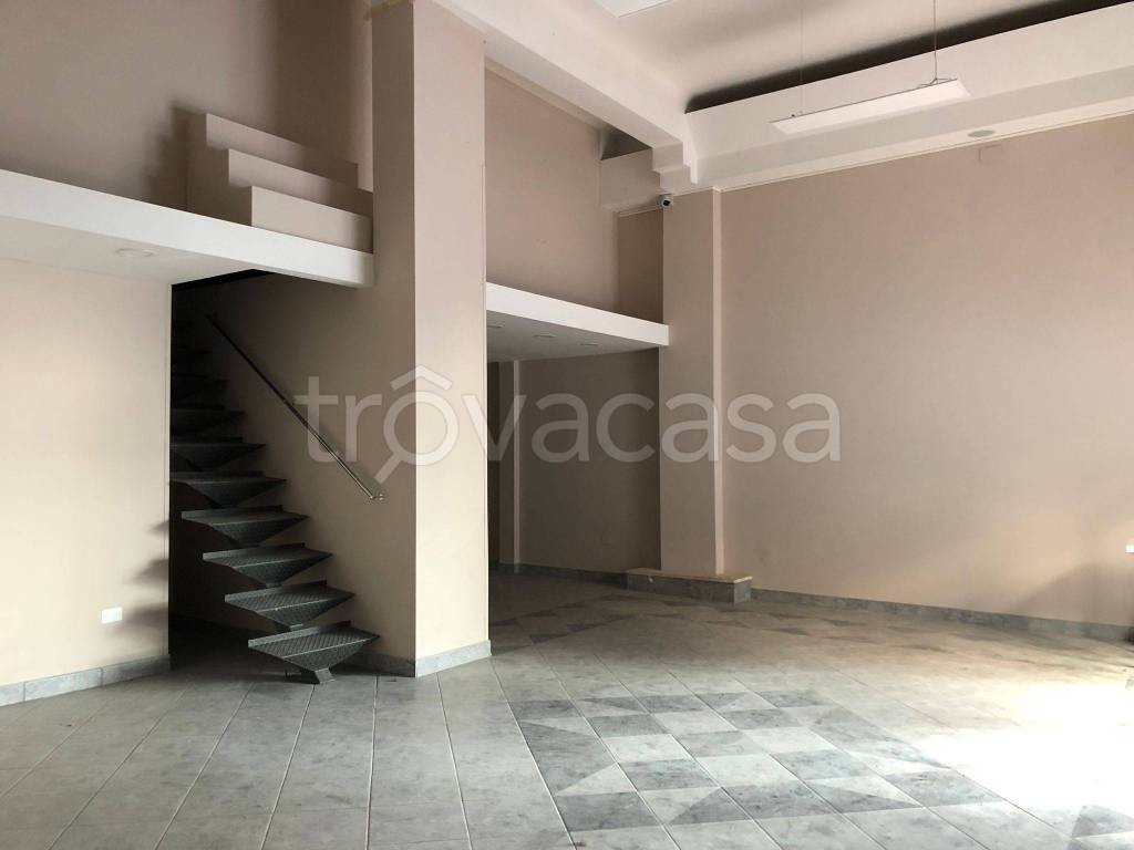 negozio in vendita a Taranto in zona Italia-Montegranaro
