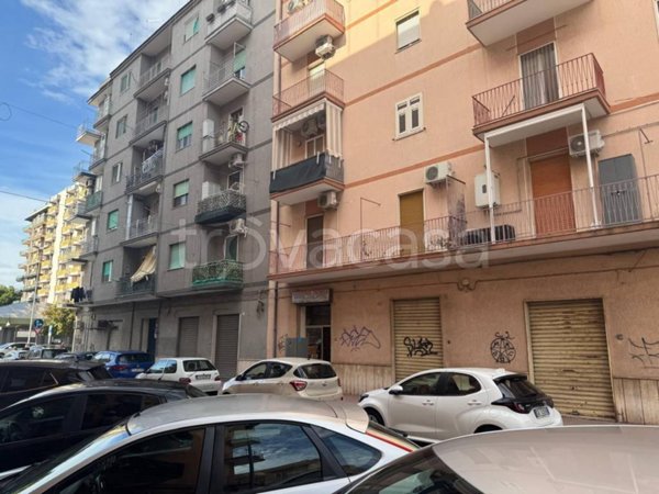 locale commerciale in vendita a Taranto in zona Italia-Montegranaro