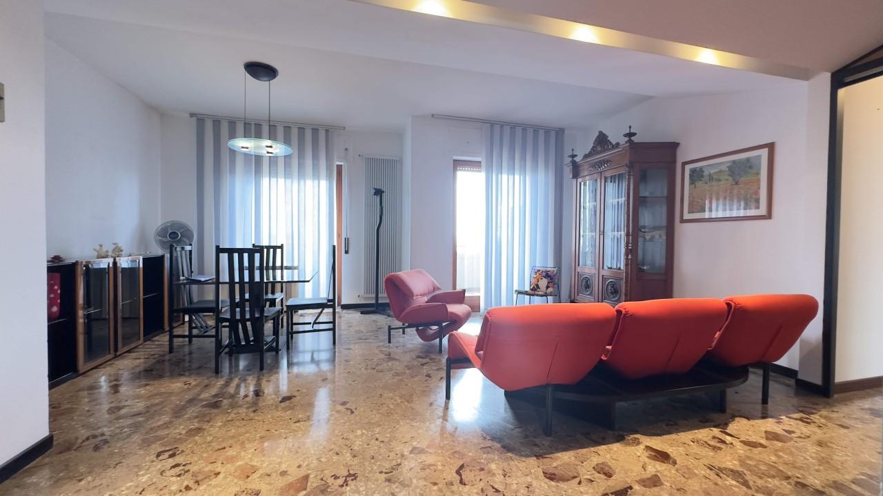 appartamento in vendita a Taranto in zona Solito-Corvisea