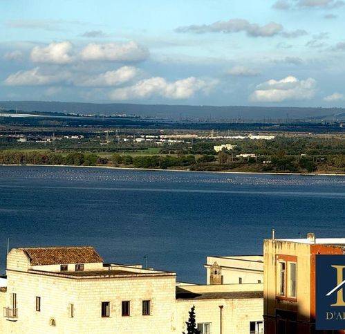 appartamento in vendita a Taranto in zona Borgo