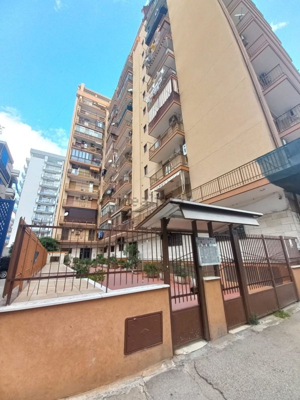 appartamento in vendita a Taranto in zona Italia-Montegranaro