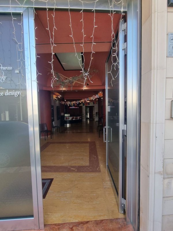 locale commerciale in vendita a Taranto