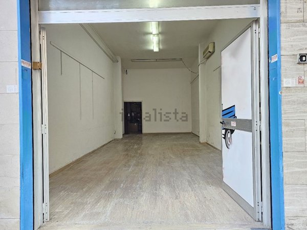 locale commerciale in vendita a Taranto