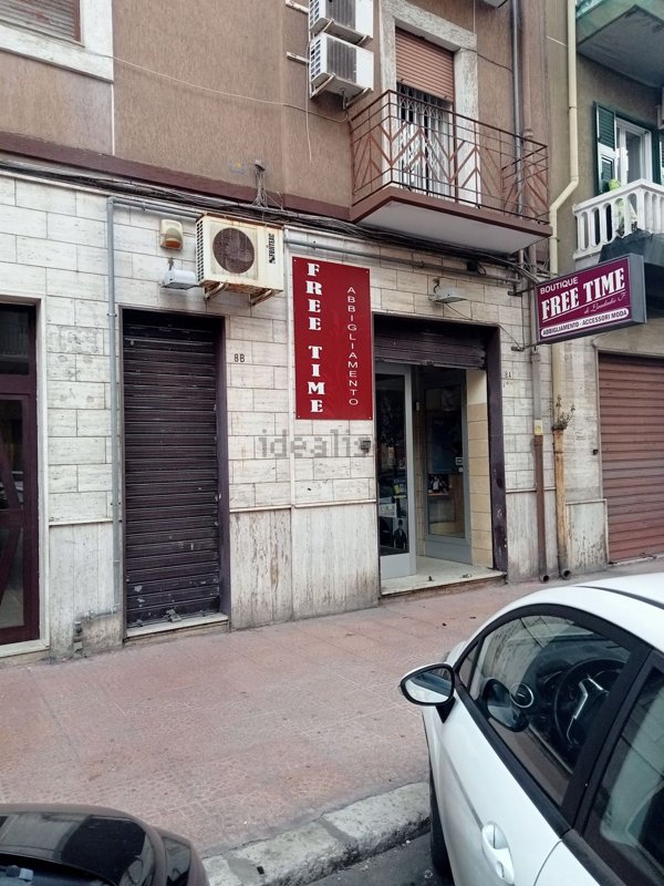 locale commerciale in vendita a Taranto