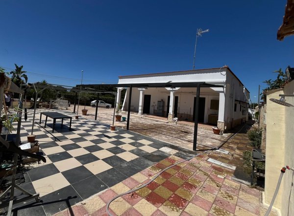 casa indipendente in vendita a Taranto in zona Lama