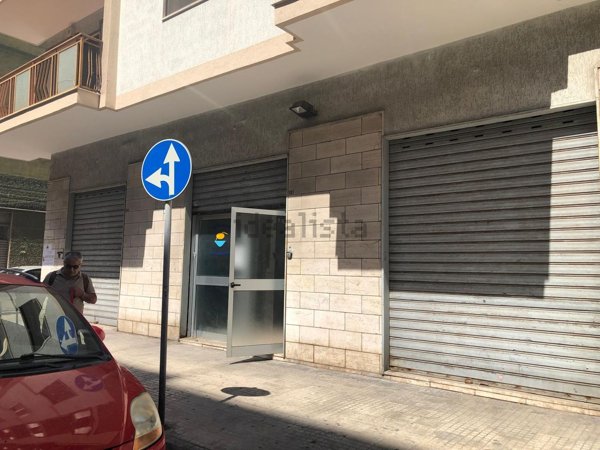locale commerciale in vendita a Taranto