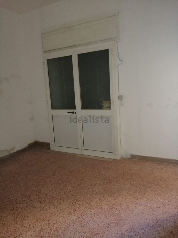 locale di sgombero in vendita a Taranto in zona Tre Carrare-Battisti