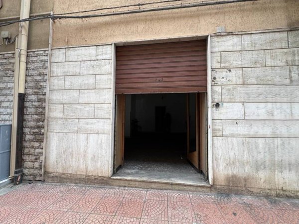 negozio in vendita a Taranto in zona Borgo