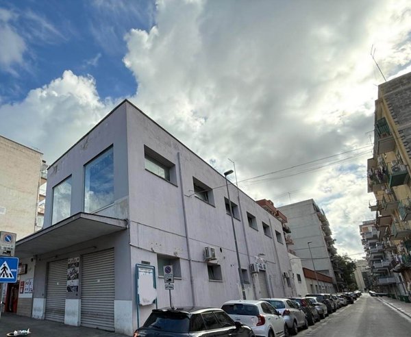 negozio in vendita a Taranto in zona Solito-Corvisea
