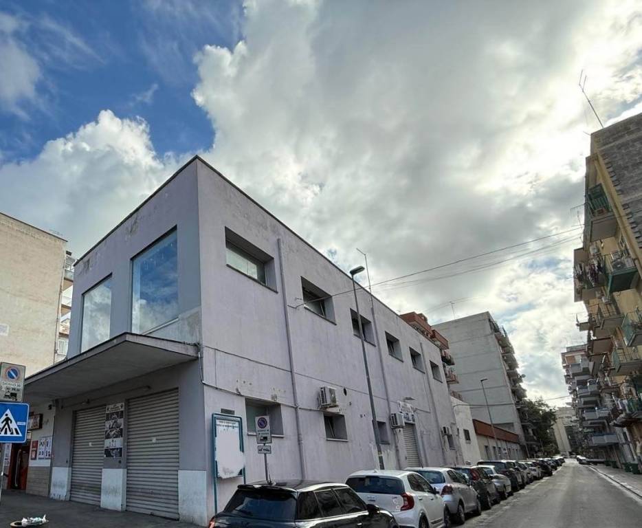 negozio in vendita a Taranto in zona Solito-Corvisea