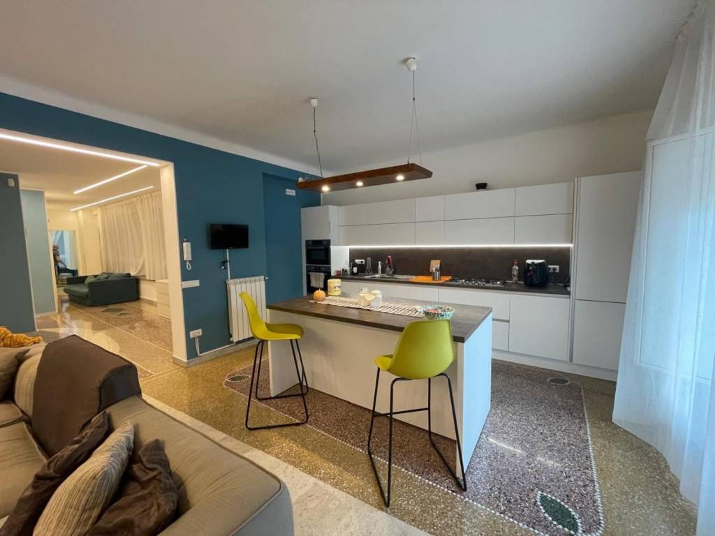 appartamento in vendita a Taranto in zona Borgo Antico