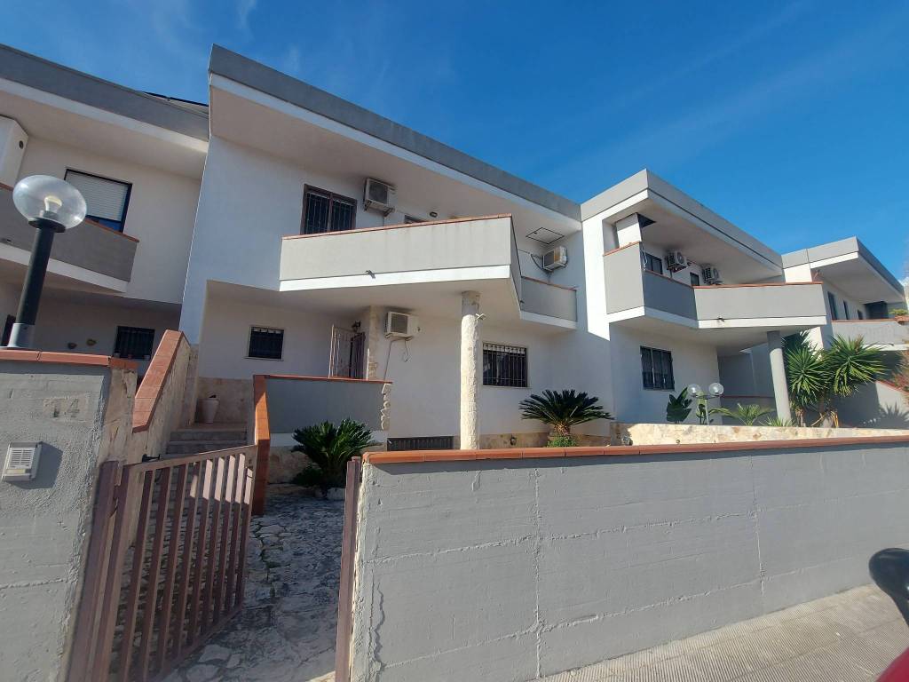 casa indipendente in vendita a Taranto in zona Talsano