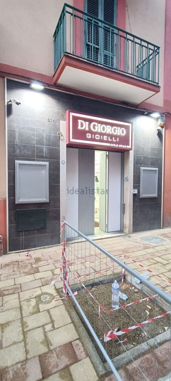 locale commerciale in vendita a Taranto