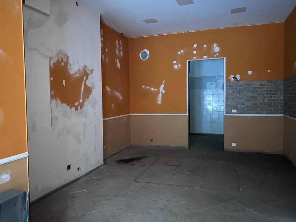 negozio in vendita a Taranto in zona Borgo