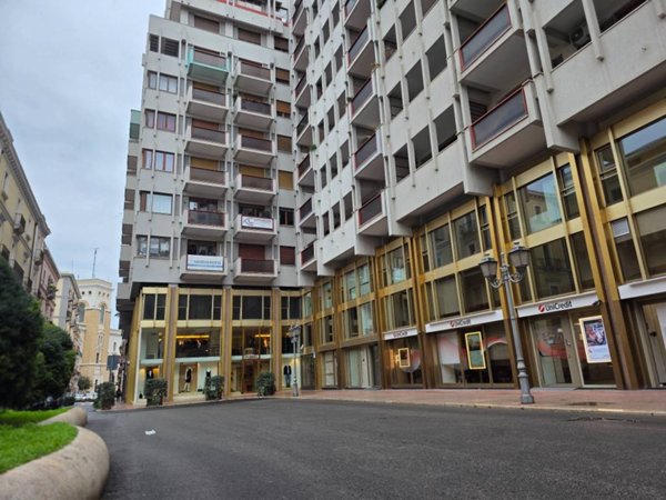ufficio in vendita a Taranto in zona Borgo